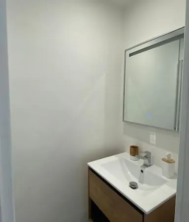 2-bedroom For 4 People Near The Beach Apartment