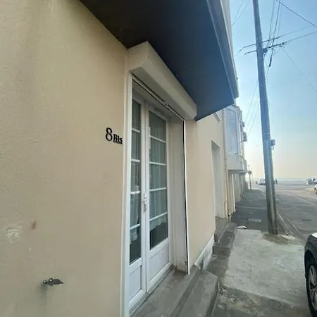 2-bedroom For 4 People Near The Beach