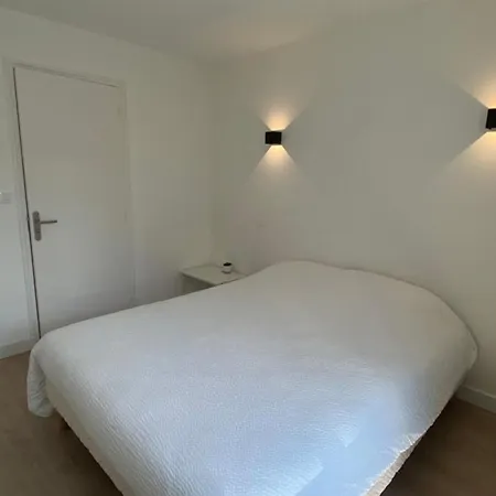 Apartment 2-bedroom For 4 People Near The Beach