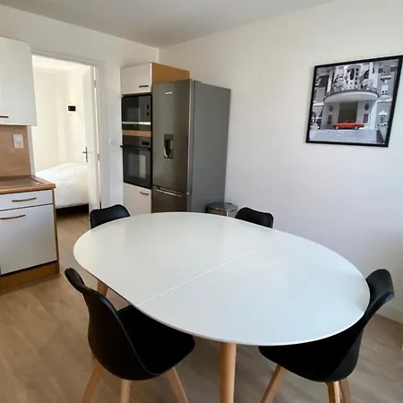 2-bedroom For 4 People Near The Beach