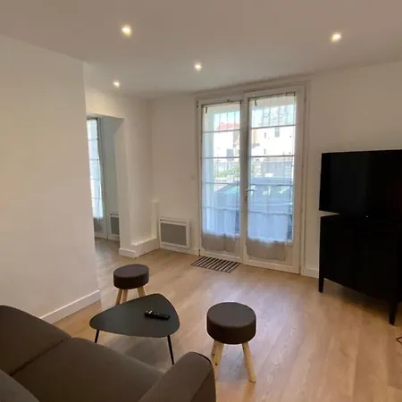 Apartment 2-bedroom For 4 People Near The Beach